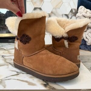 UGG Australia Bailey Mariko Knot Chestnut Brown Suede Shearling Boots Size 10